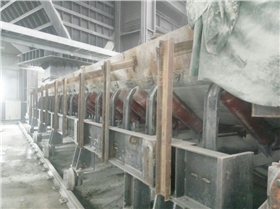 重型移動(dòng)帶式給礦機(jī) 重型移動(dòng)帶式給礦機(jī)