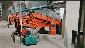 XZG雙質(zhì)體振動(dòng)給料機(jī).png XZG雙質(zhì)體振動(dòng)給料機(jī).png