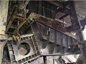 XZG雙質(zhì)體振動放礦機(jī).png XZG雙質(zhì)體振動放礦機(jī).png