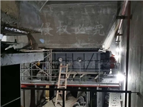 活化給料機(jī)設(shè)備調(diào)試現(xiàn)場(chǎng).png 活化給料機(jī)設(shè)備調(diào)試現(xiàn)場(chǎng).png