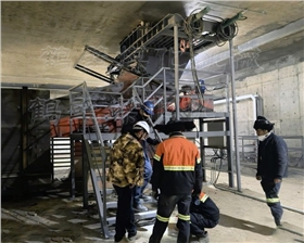 振動(dòng)放礦機(jī) 振動(dòng)放礦機(jī)