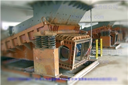 XZG型振動(dòng)放礦機(jī)(全座式鋼彈簧) XZG型振動(dòng)放礦機(jī)(全座式鋼彈簧)