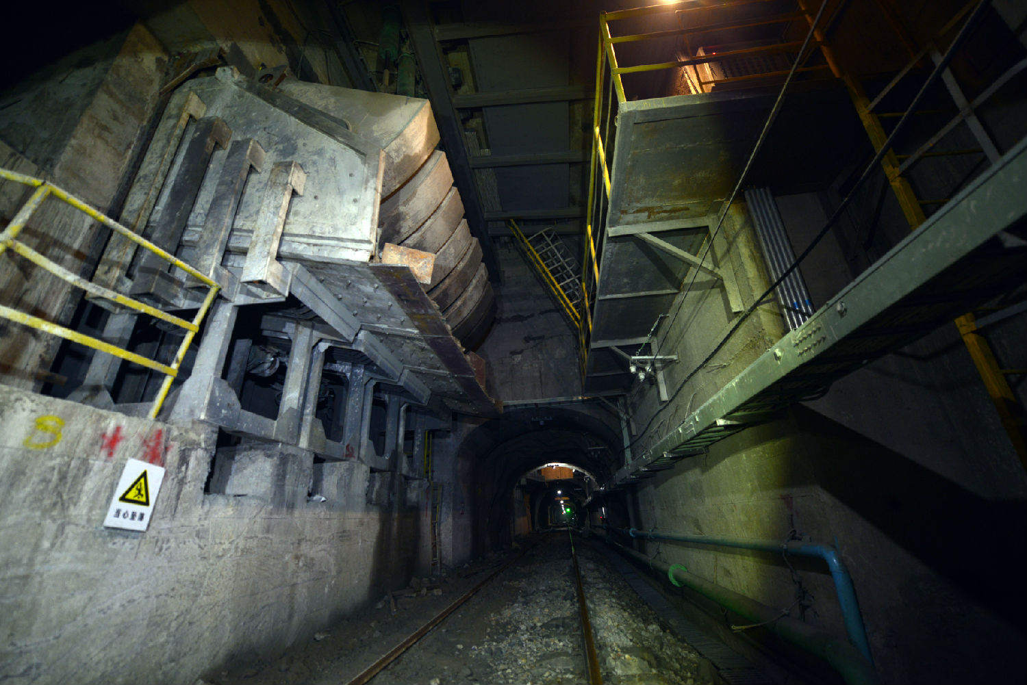 云南迪慶普朗銅礦---鶴壁煤化20臺四臺板運(yùn)行一周年回訪記